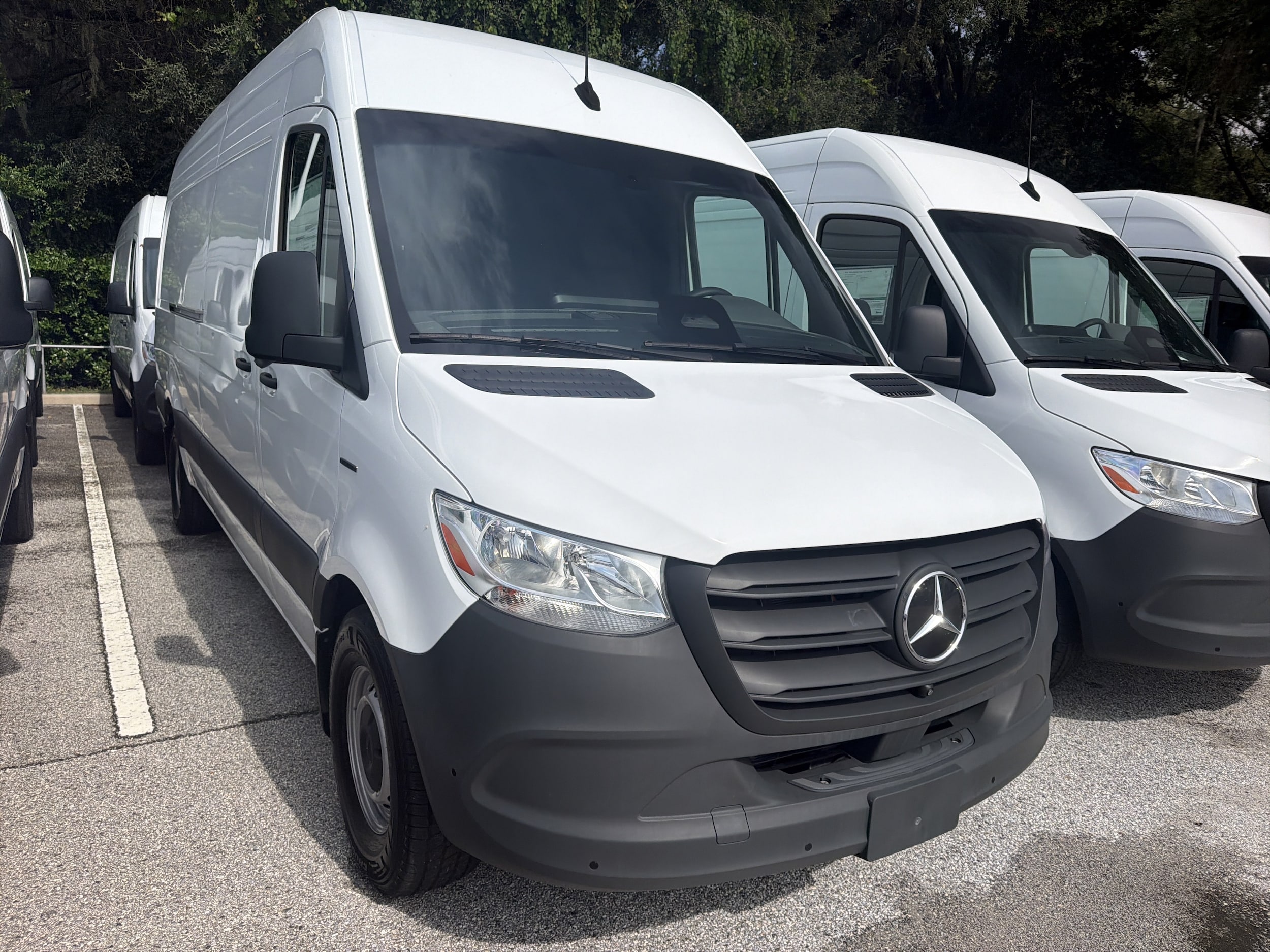 2025 Mercedes-Benz eSprinter Cargo Van