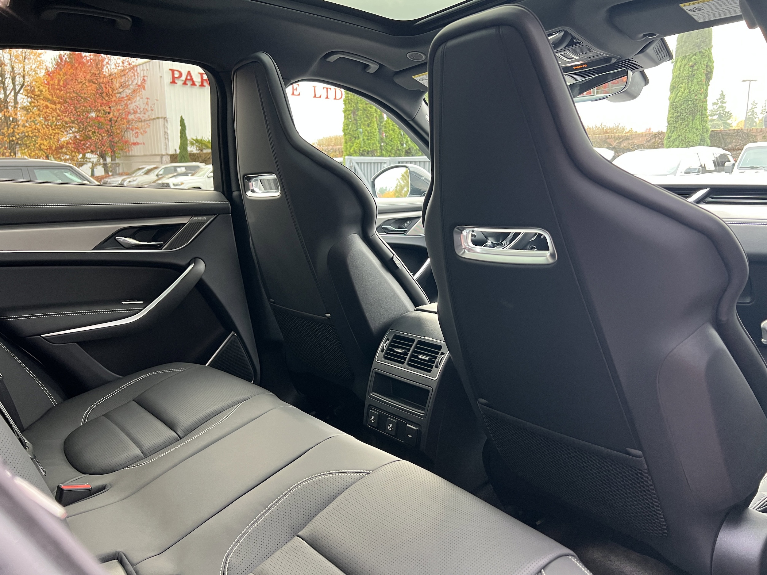 2026 Jaguar F-Pace R-Dynamic S - Photo 14
