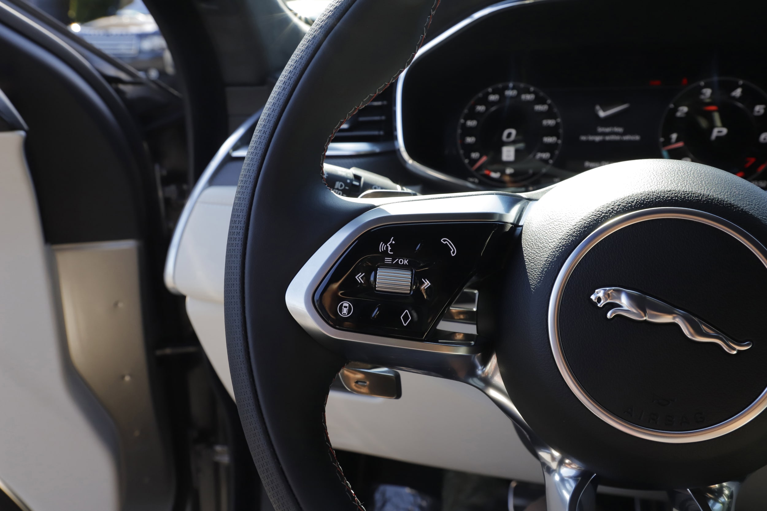 2026 Jaguar F-Pace SVR - Photo 22