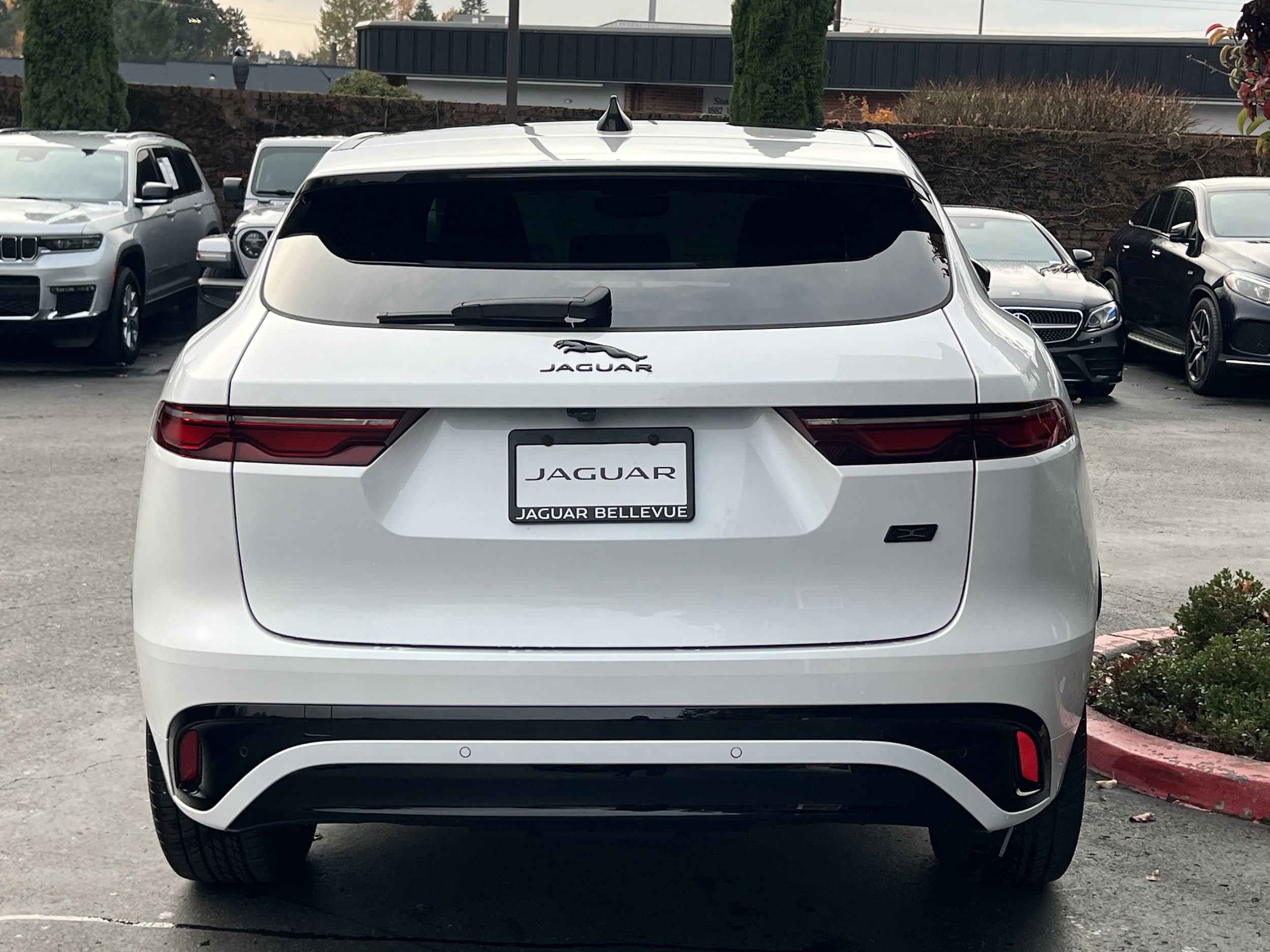 2026 Jaguar F-Pace R-Dynamic S - Photo 7