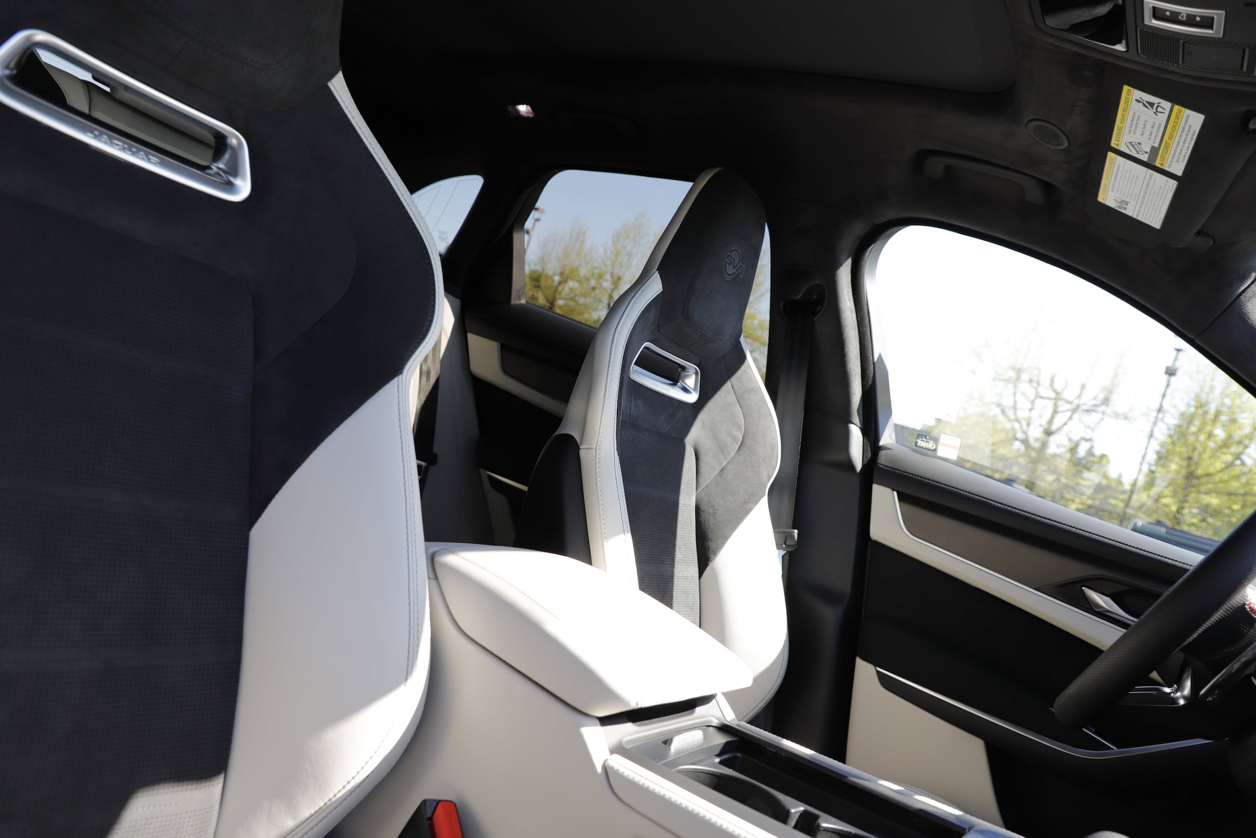 2026 Jaguar F-Pace SVR - Photo 11