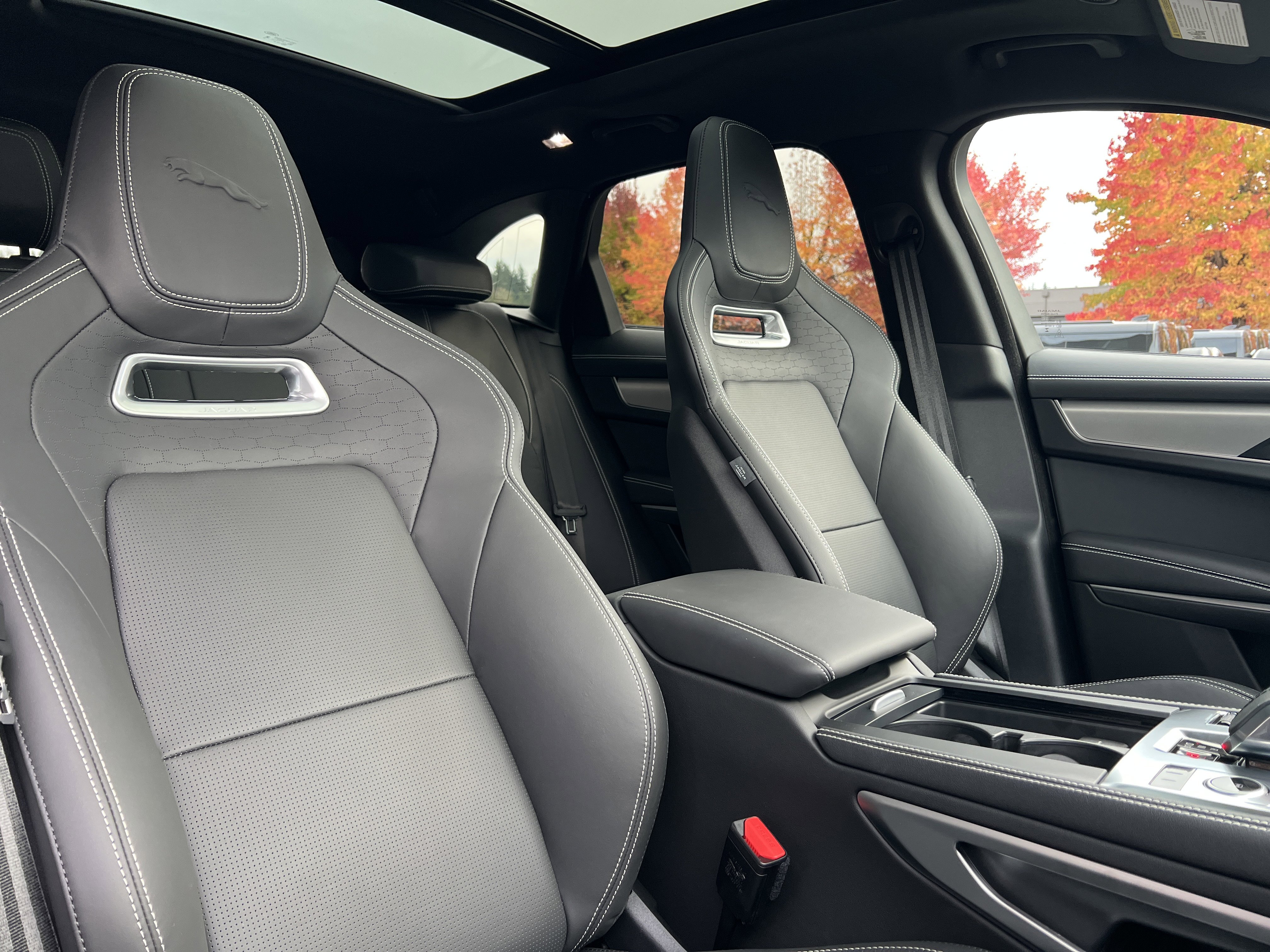 2026 Jaguar F-Pace R-Dynamic S - Photo 12