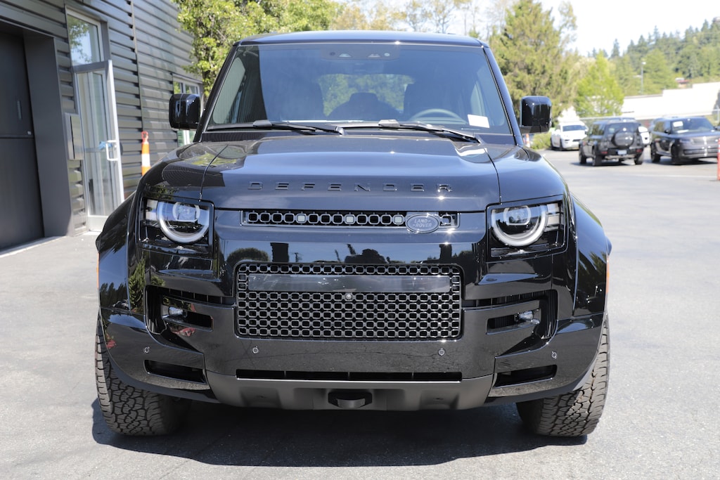 New 2026 Land Rover Defender 110 P635 Octa Black Edition SUV