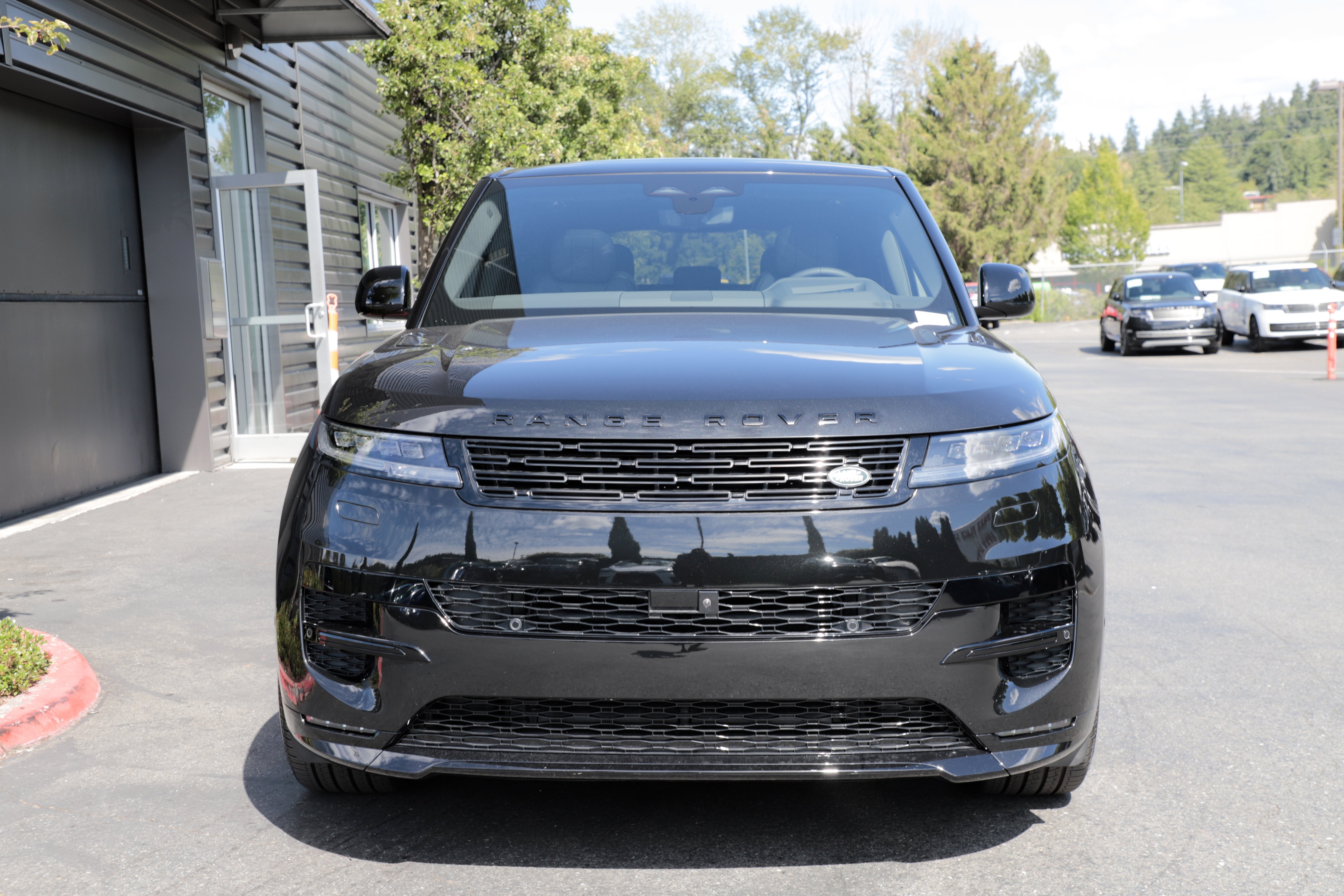 New 2026 Land Rover Range Rover Sport P400 Dynamic SE SUV