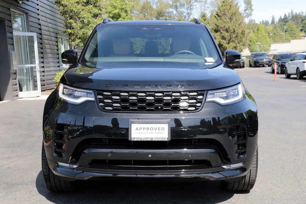 Certified 2025 Land Rover Discovery P360 Dynamic SE SUV