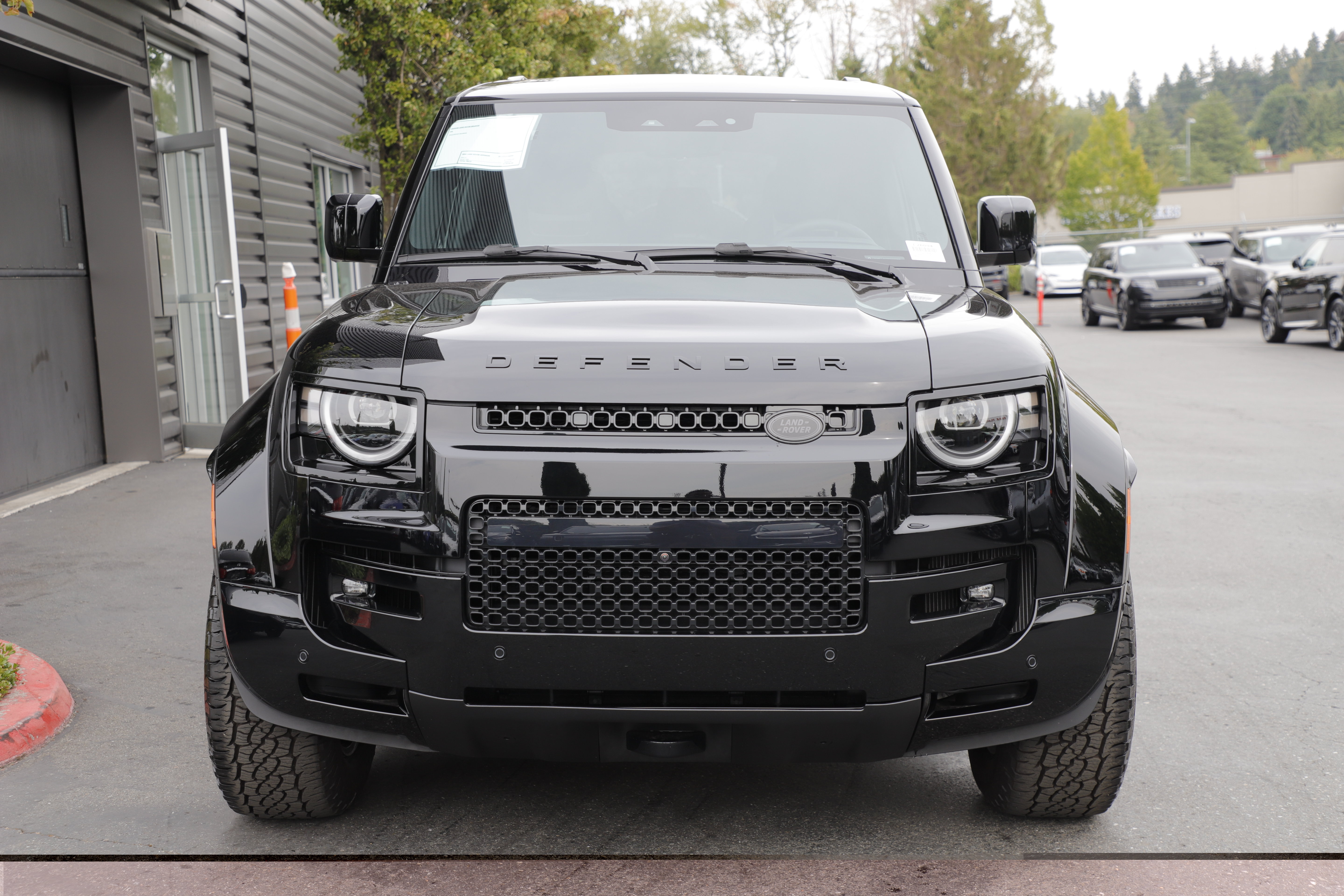 New 2026 Land Rover Defender 110 P635 Octa Black Edition SUV