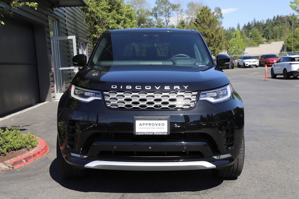 Certified 2025 Land Rover Discovery P360 Metropolitan Edition SUV