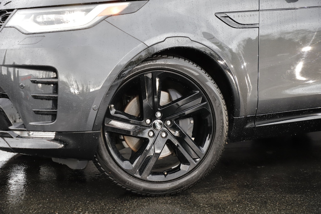 Certified 2025 Land Rover Discovery P360 Dynamic SE SUV