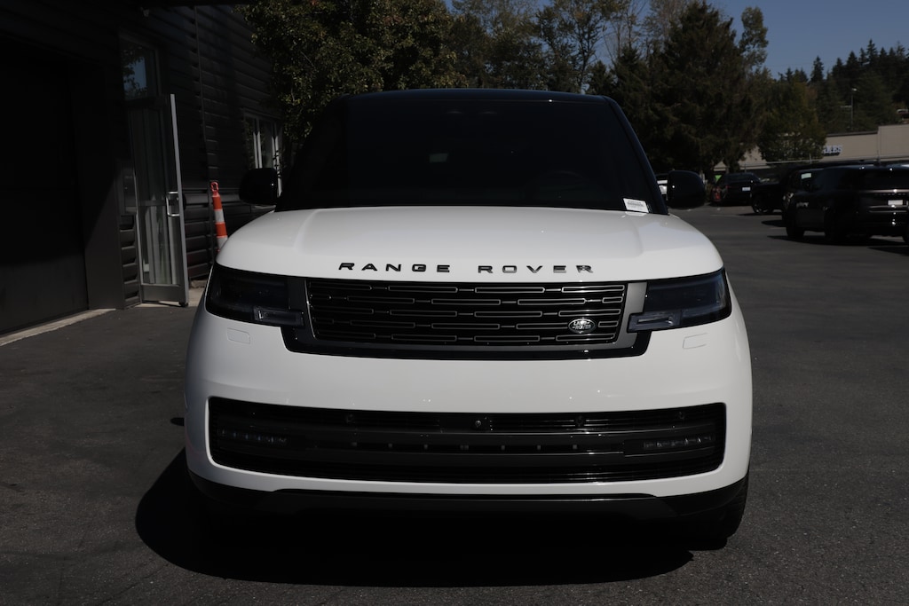 Certified 2025 Land Rover Range Rover P530 SE SUV
