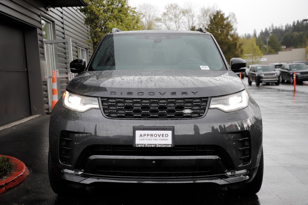 Certified 2025 Land Rover Discovery P360 Dynamic SE SUV