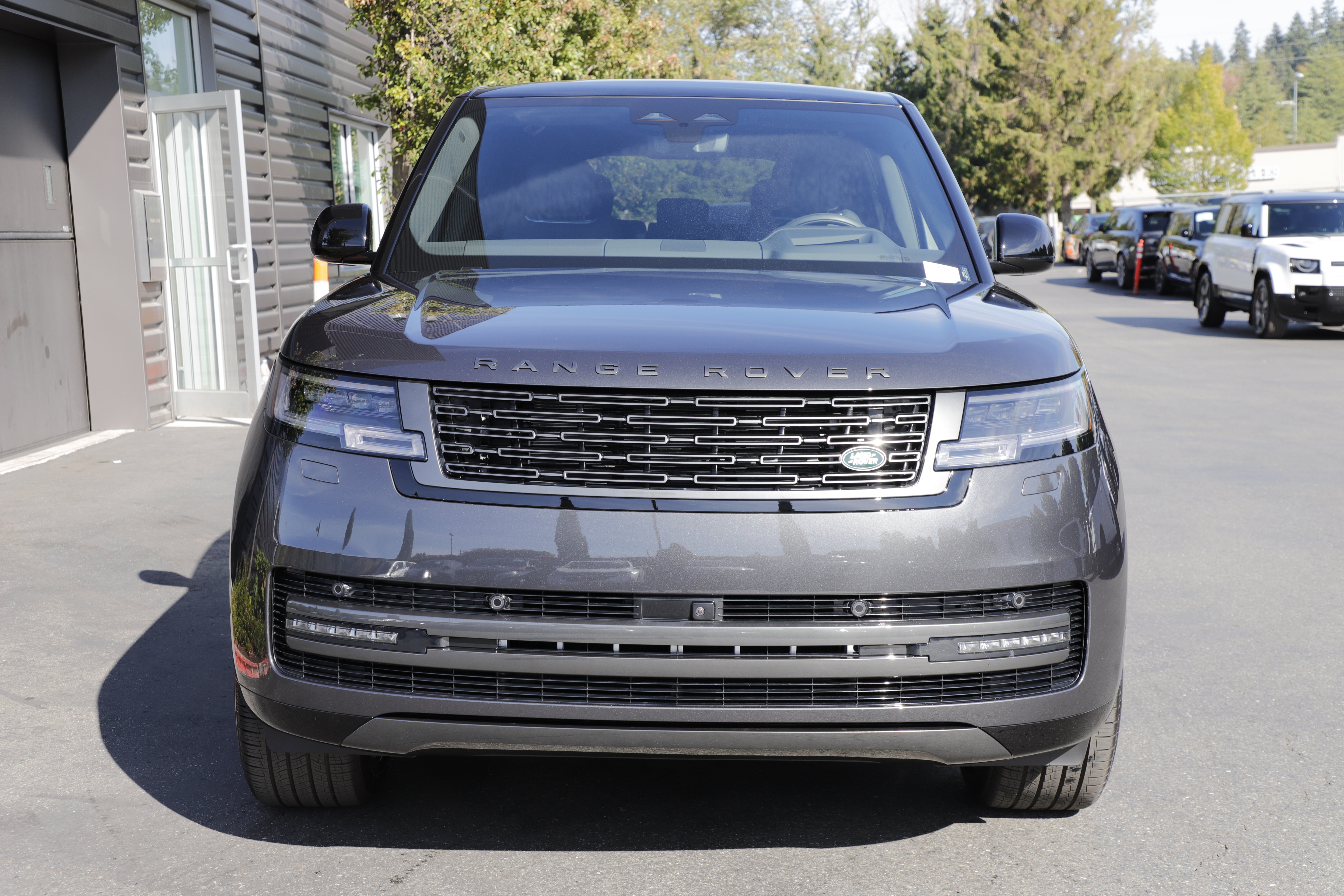 New 2026 Land Rover Range Rover P400 SE LWB 7 Seat SUV