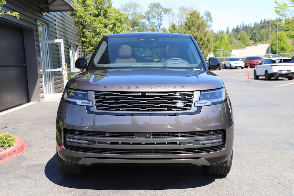 New 2026 Land Rover Range Rover SE SUV