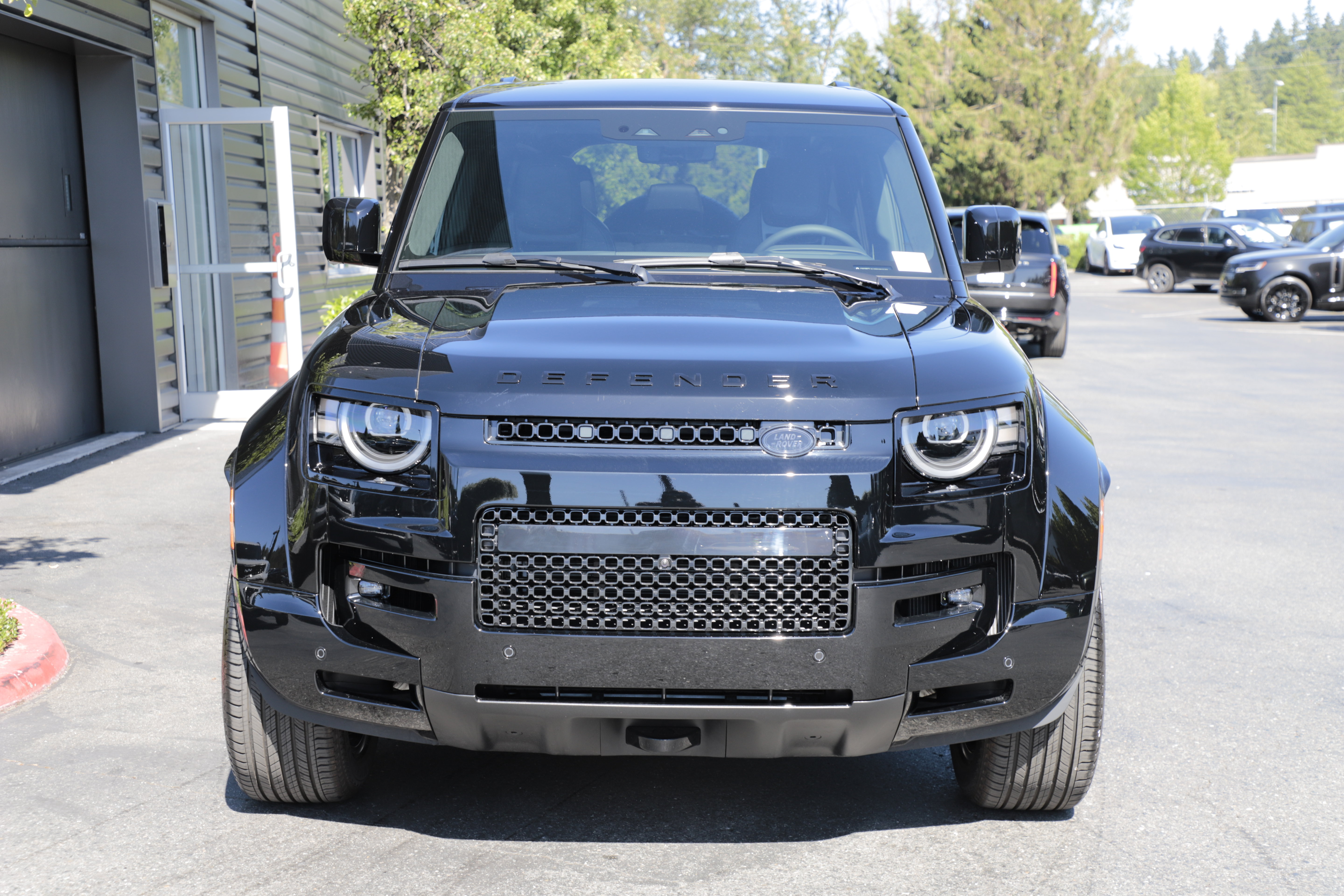 New 2026 Land Rover Defender 110 P635 Octa Black Edition SUV