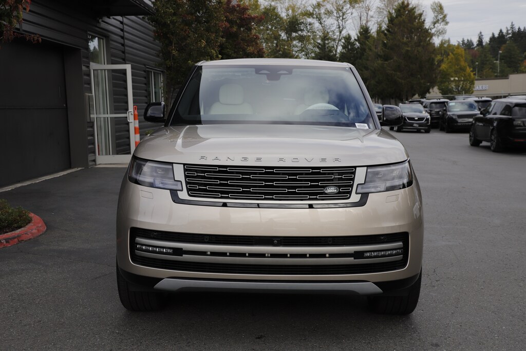 New 2026 Land Rover Range Rover SE SUV