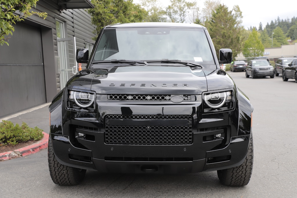 New 2026 Land Rover Defender 110 P635 Octa Black Edition SUV