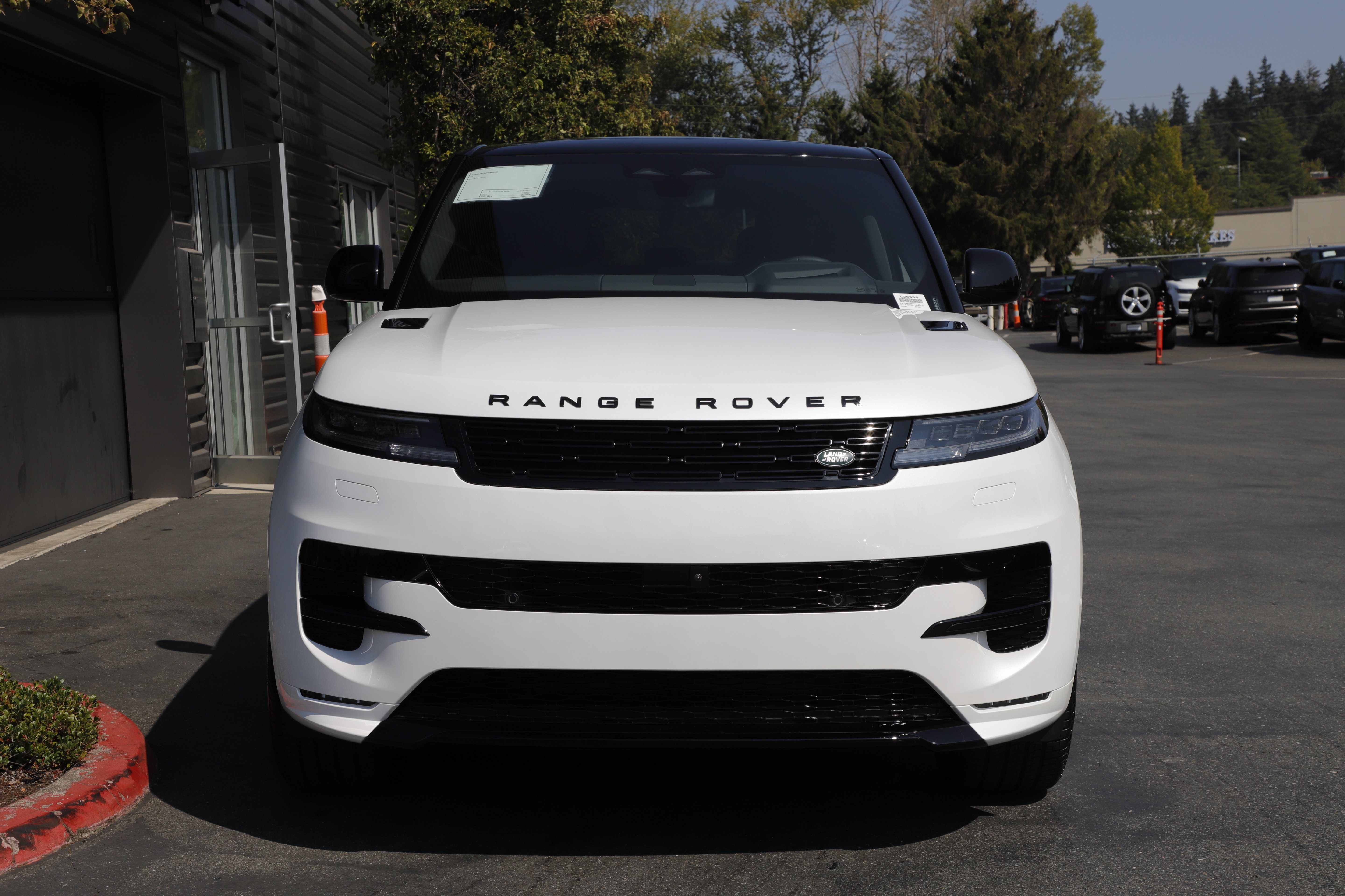 New 2026 Land Rover Range Rover Sport P400 Dynamic SE SUV