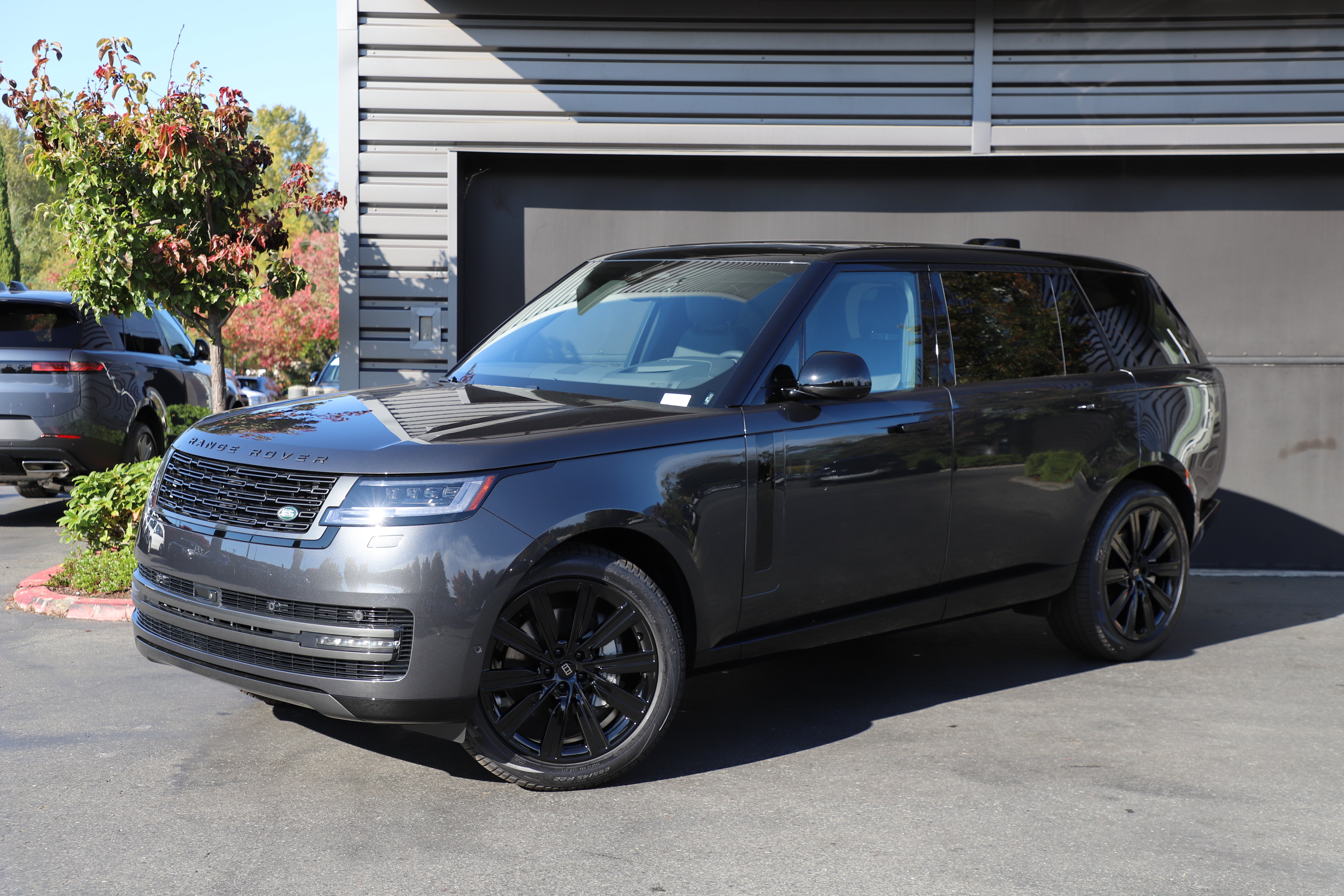 New 2027 Land Rover Range Rover P400 SE LWB 7 Seat SUV
