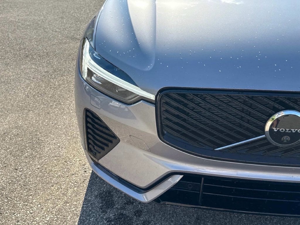 2026 Volvo XC60 Plus - Photo 9