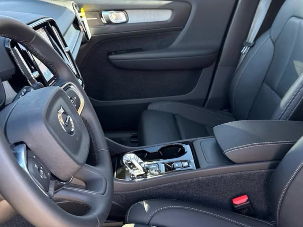 2026 Volvo XC40 Ultra - Photo 18