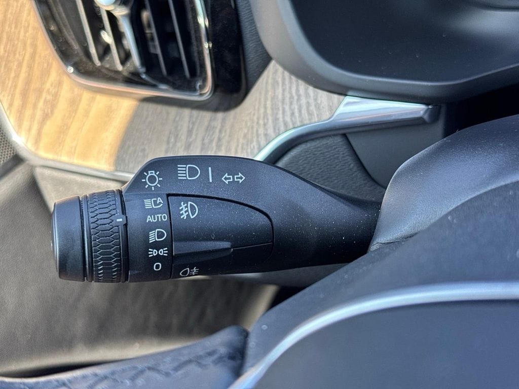 2026 Volvo XC60 Plus - Photo 20