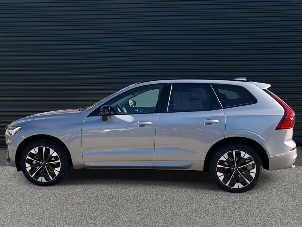 2026 Volvo XC60 Plus - Photo 8