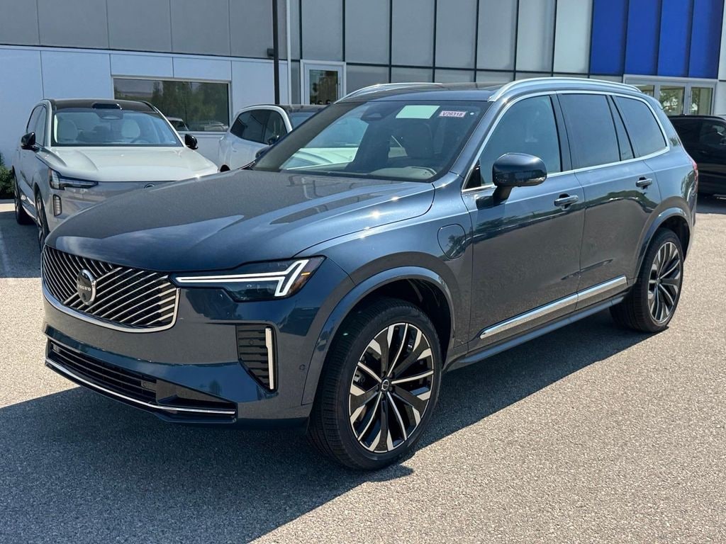 New 2026 Volvo XC90 plug-in hybrid T8 Plus 7-Seater SUV