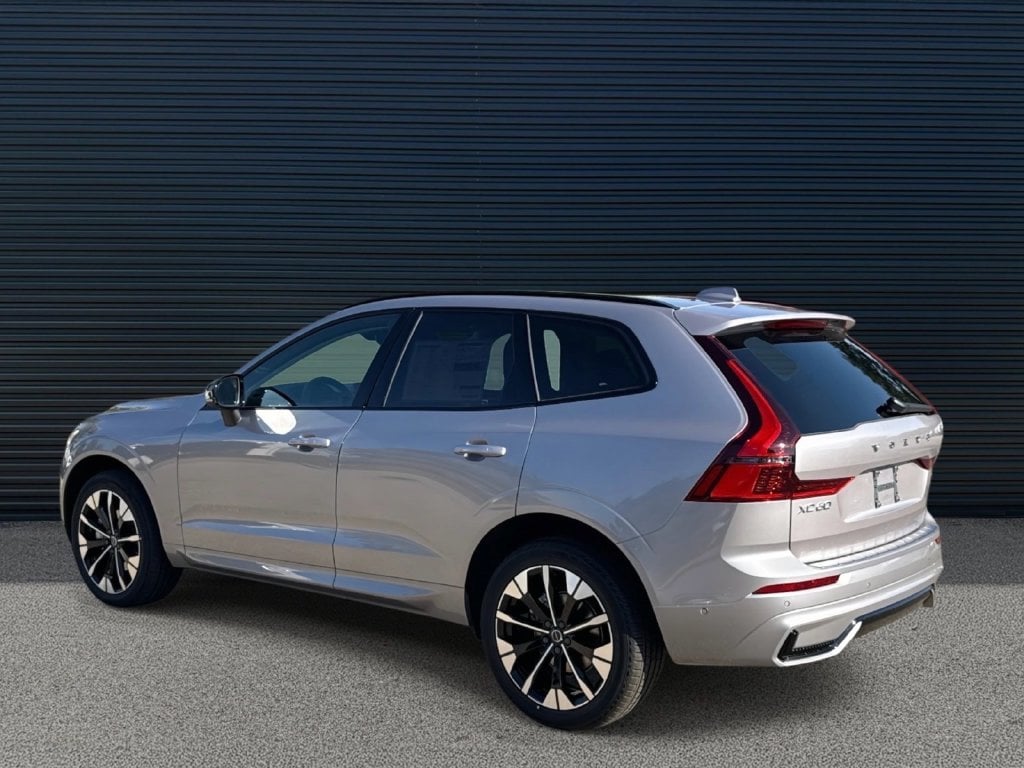 2026 Volvo XC60 Plus - Photo 7