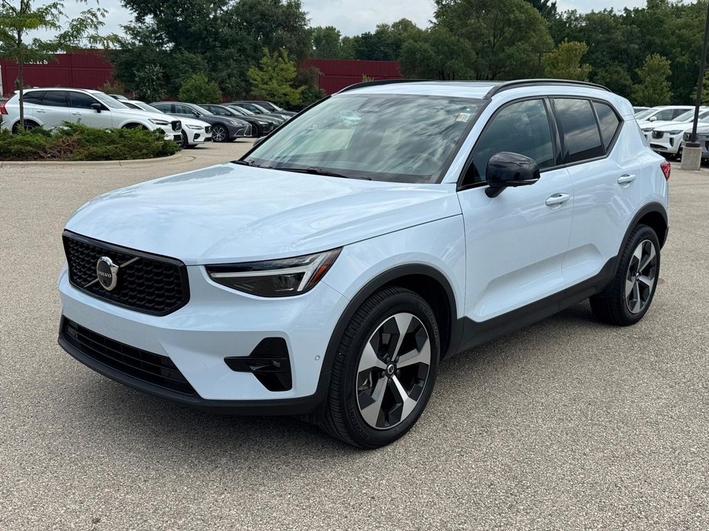 2026 Volvo XC40