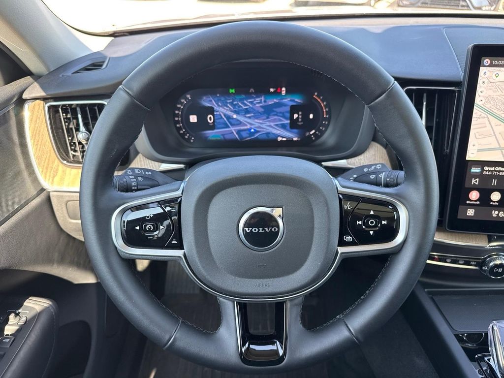 2026 Volvo XC60 Plus - Photo 11