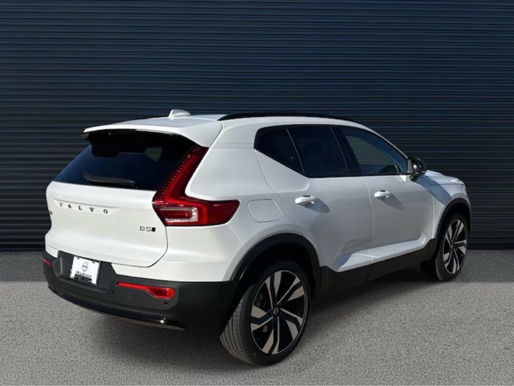 2026 Volvo XC40 Ultra - Photo 5