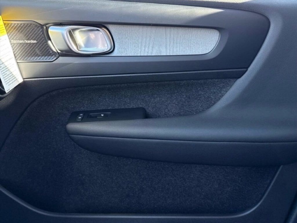 2026 Volvo XC40 Ultra - Photo 19