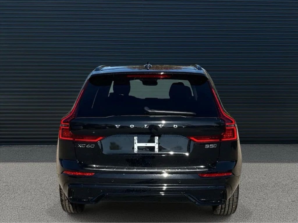 2026 Volvo XC60 Plus - Photo 4