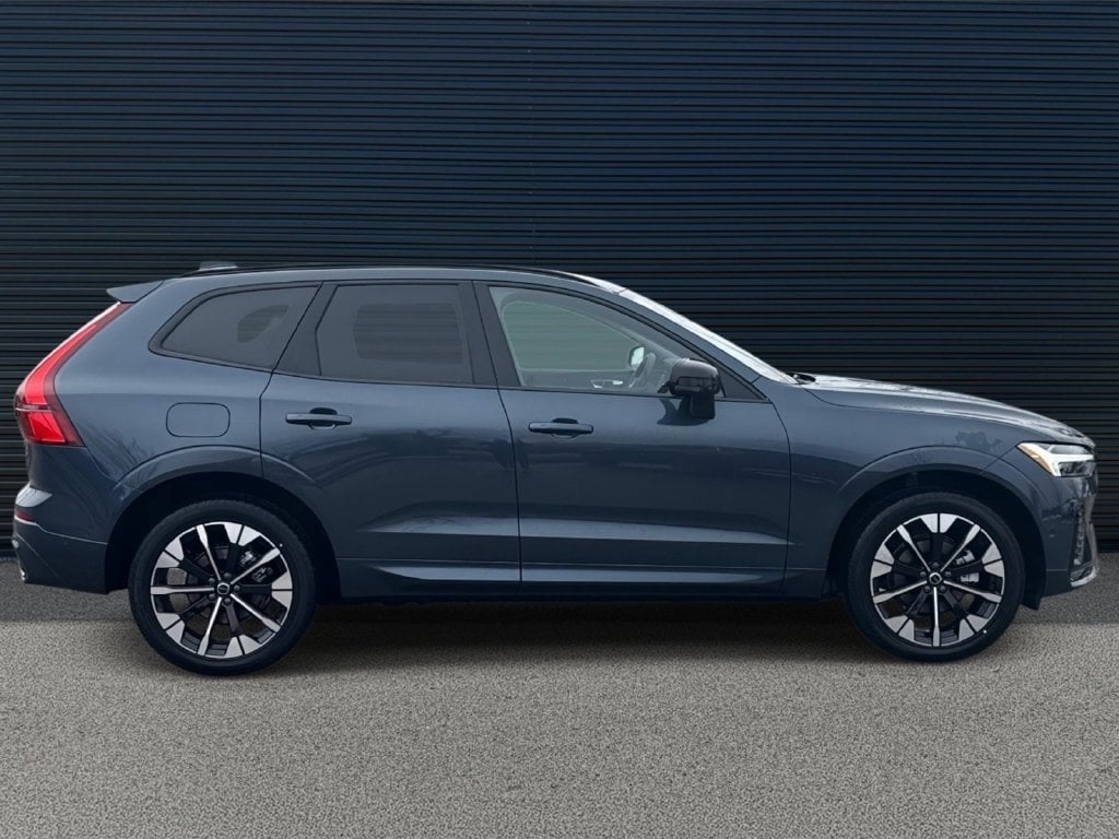 New 2026 Volvo XC60 B5 Plus SUV
