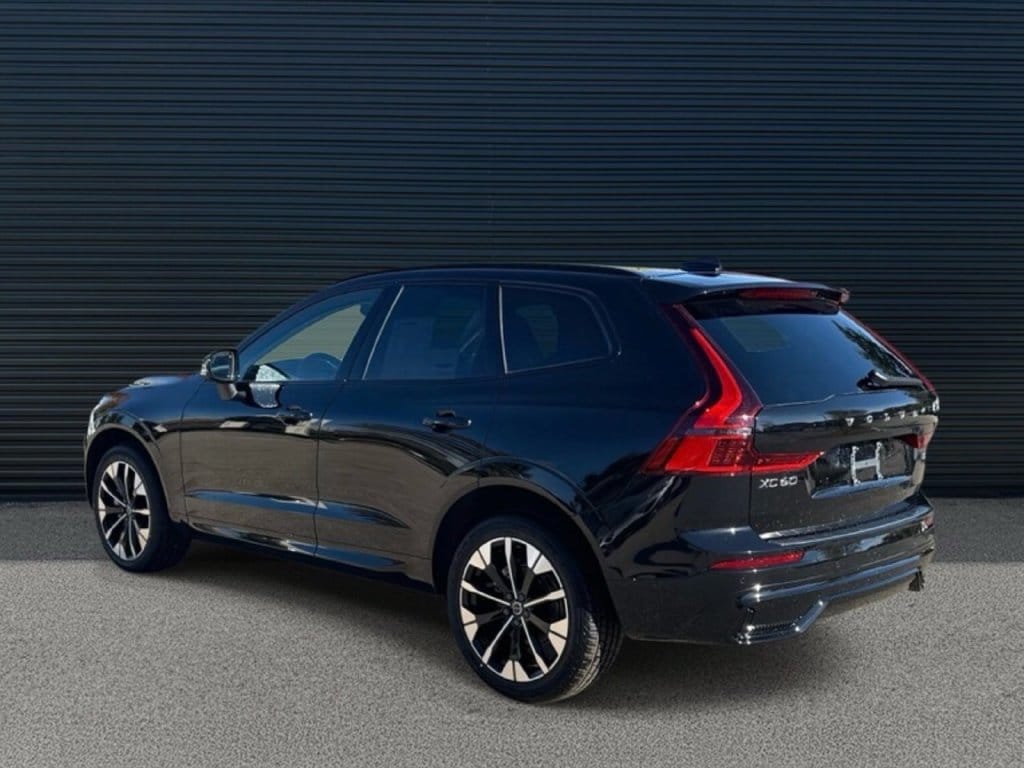 2026 Volvo XC60 Plus - Photo 5