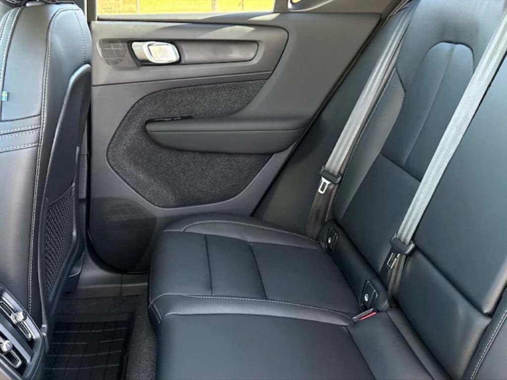 2026 Volvo XC40 Ultra - Photo 12