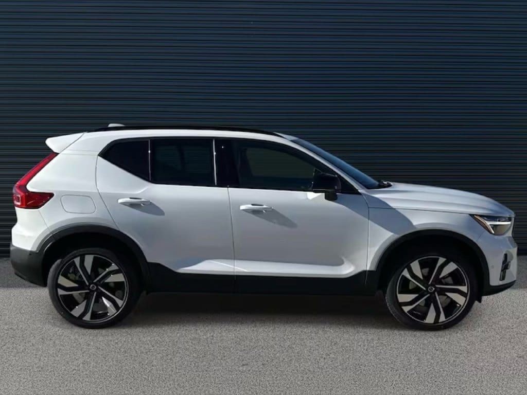 2026 Volvo XC40 Ultra - Photo 4