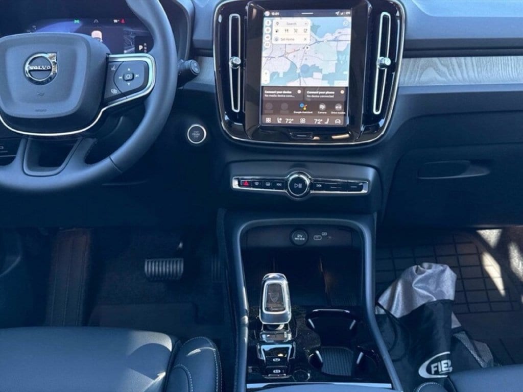 2026 Volvo XC40 Ultra - Photo 13