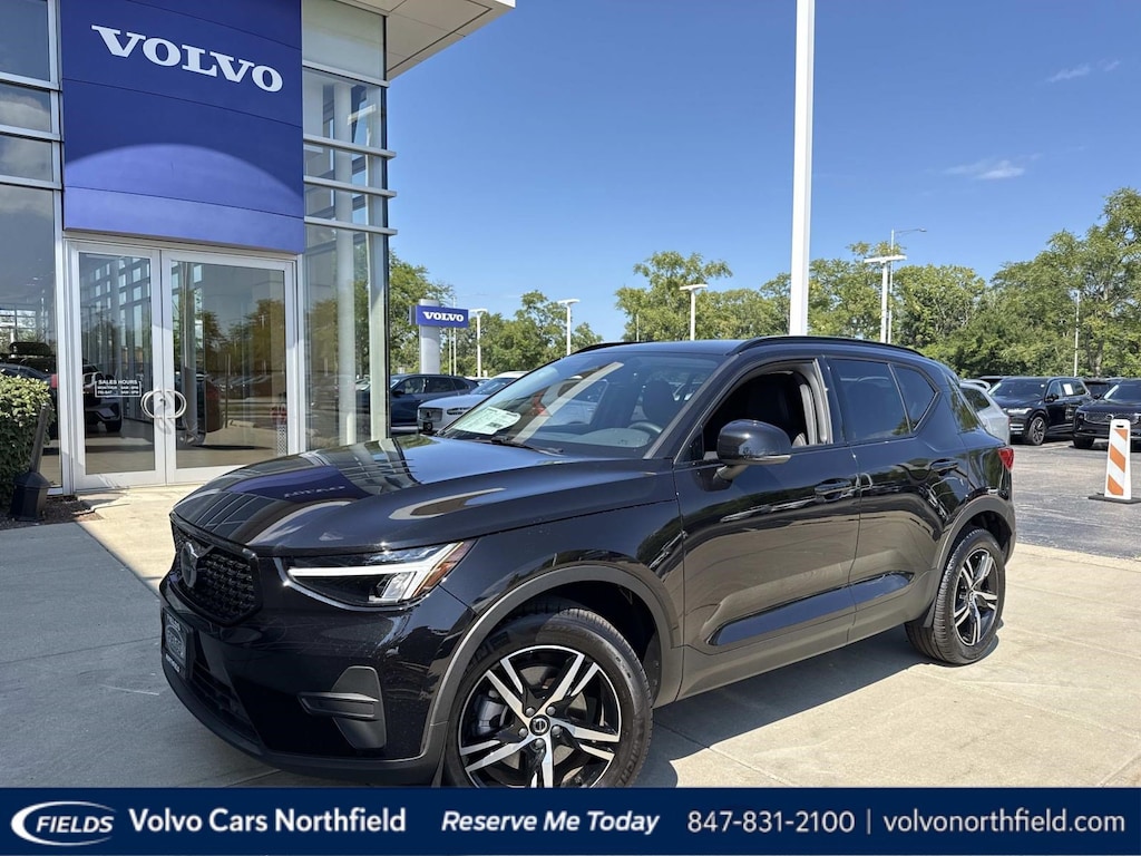 New 2026 Volvo XC40 B5 Core SUV