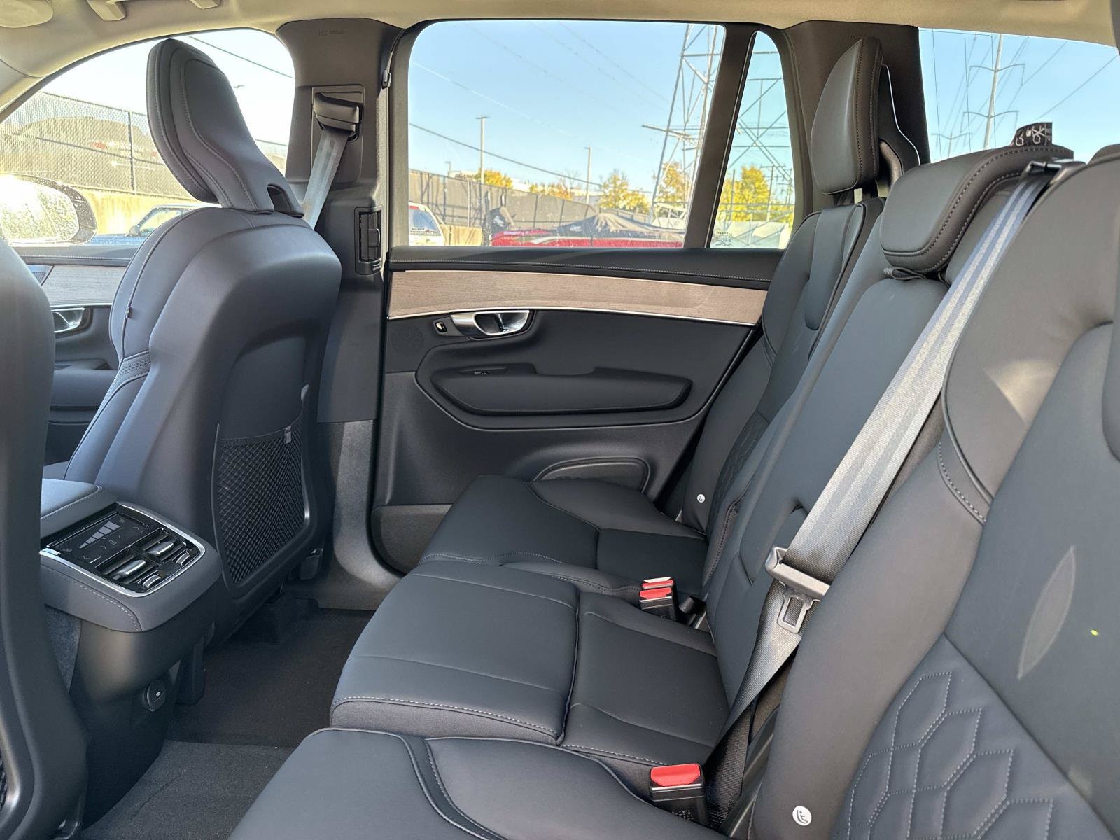 2026 Volvo XC90 Plus - Photo 14