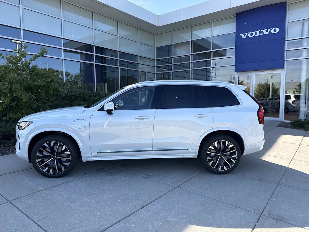 New 2026 Volvo XC90 plug-in hybrid T8 Plus 7-Seater SUV