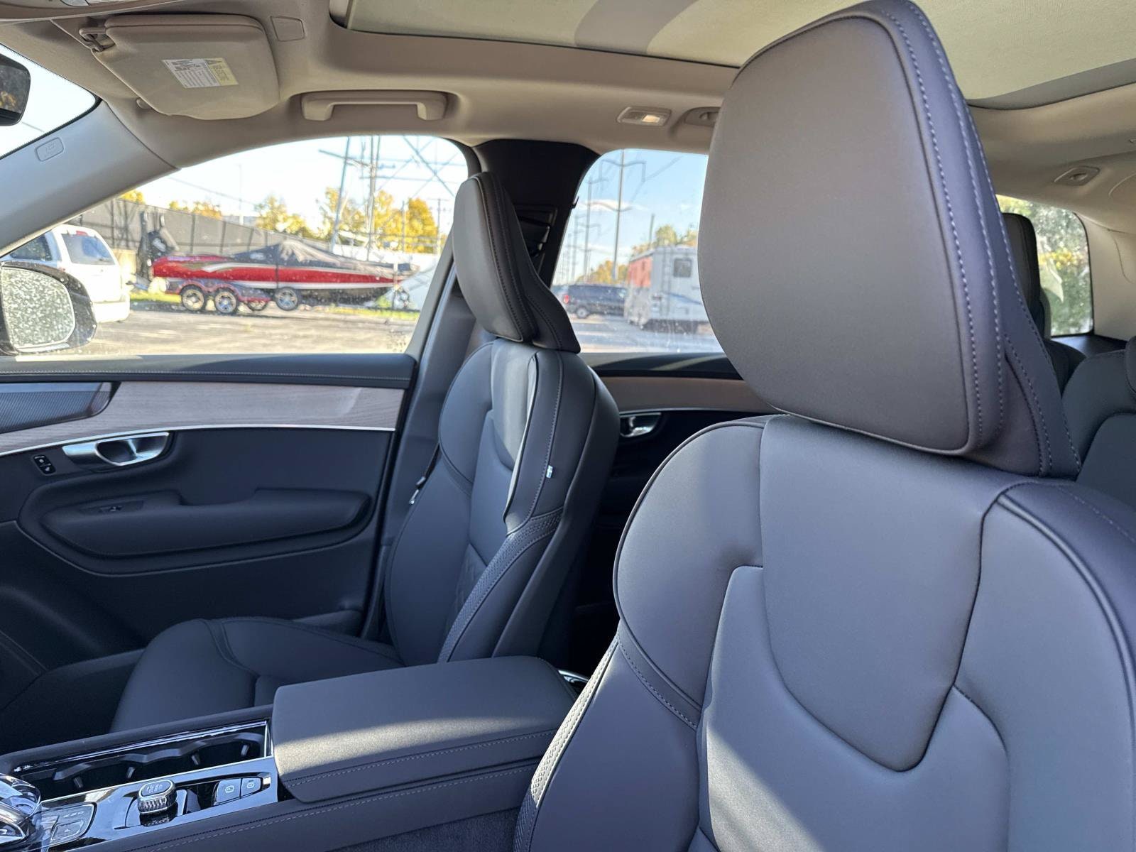 2026 Volvo XC90 Plus - Photo 24