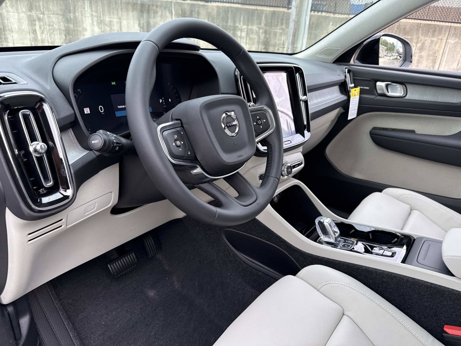 2026 Volvo XC40 Ultra - Photo 23