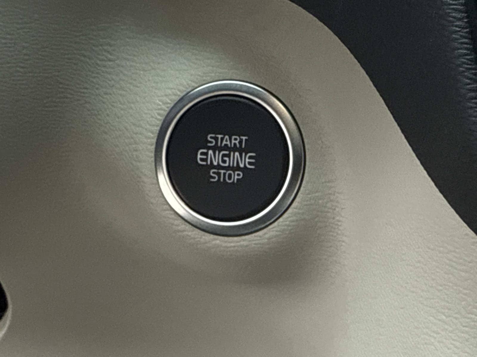 2026 Volvo XC40 Ultra - Photo 30