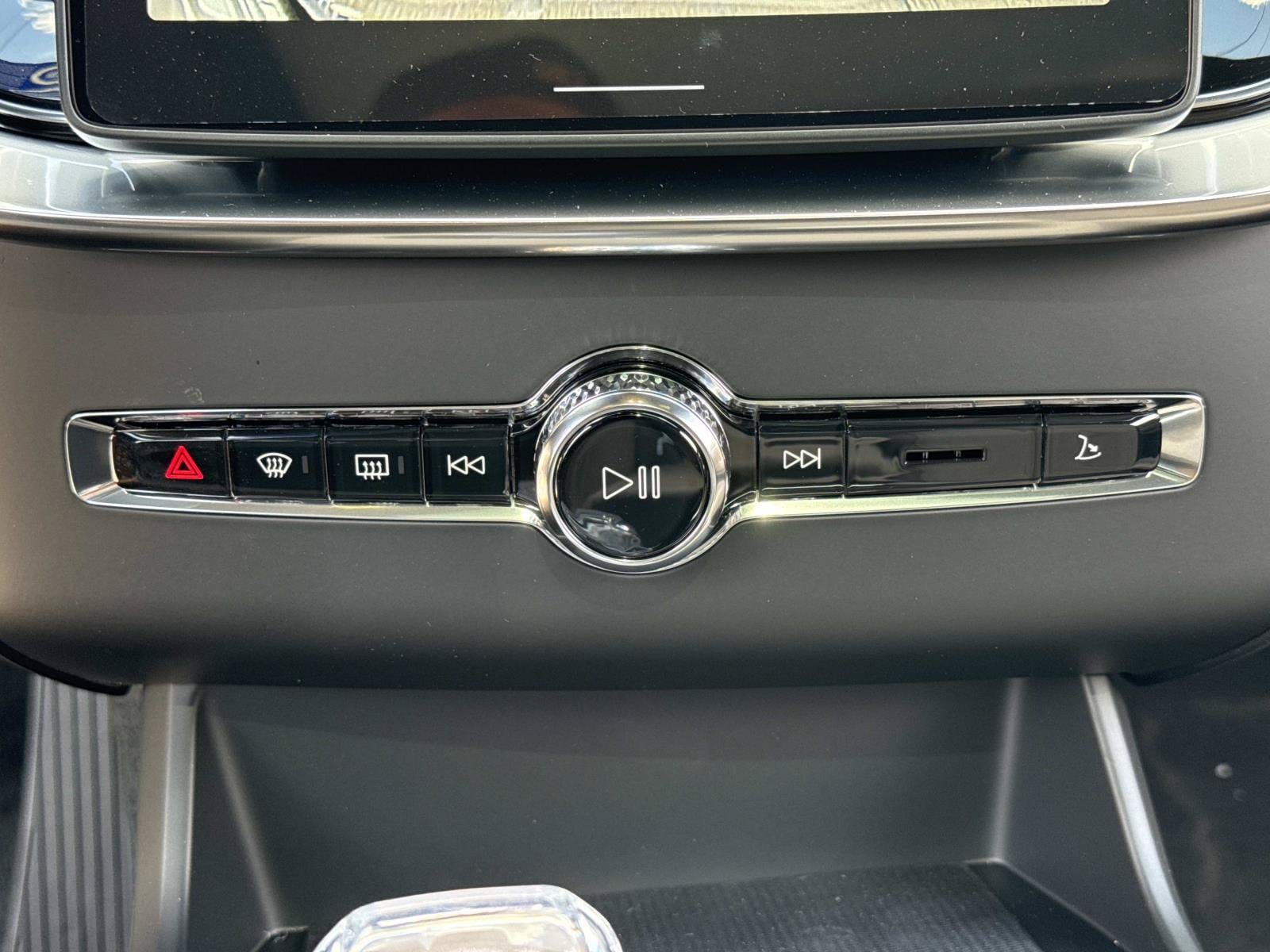 2026 Volvo XC90 Plus - Photo 27