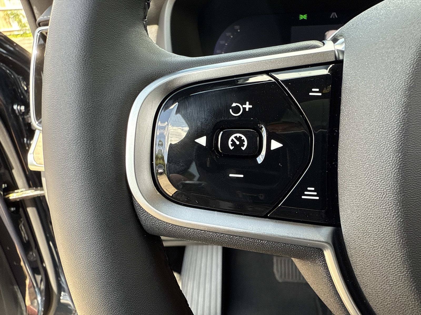 2026 Volvo XC90 Plus - Photo 34