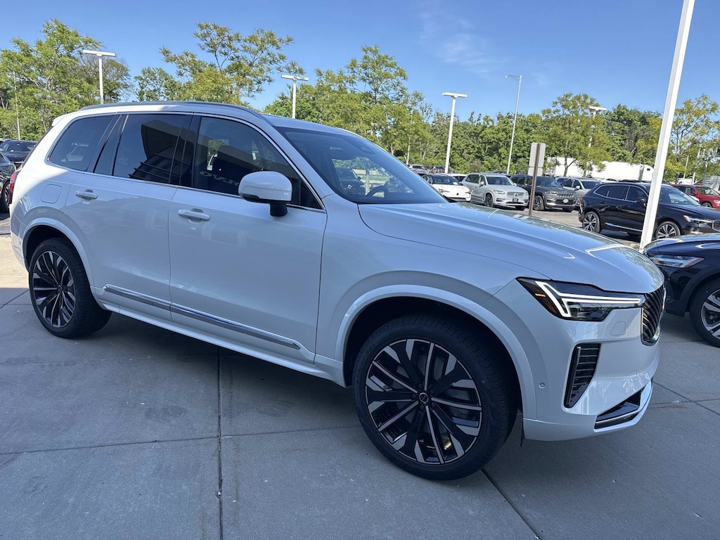 New 2026 Volvo XC90 plug-in hybrid T8 Plus 7-Seater SUV