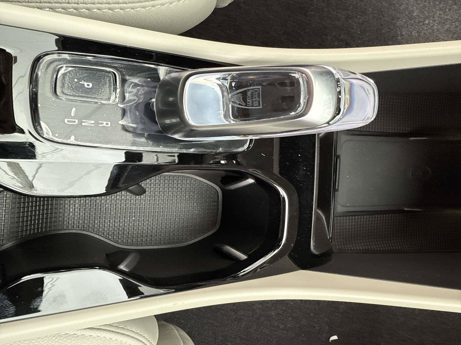 2026 Volvo XC40 Ultra - Photo 28