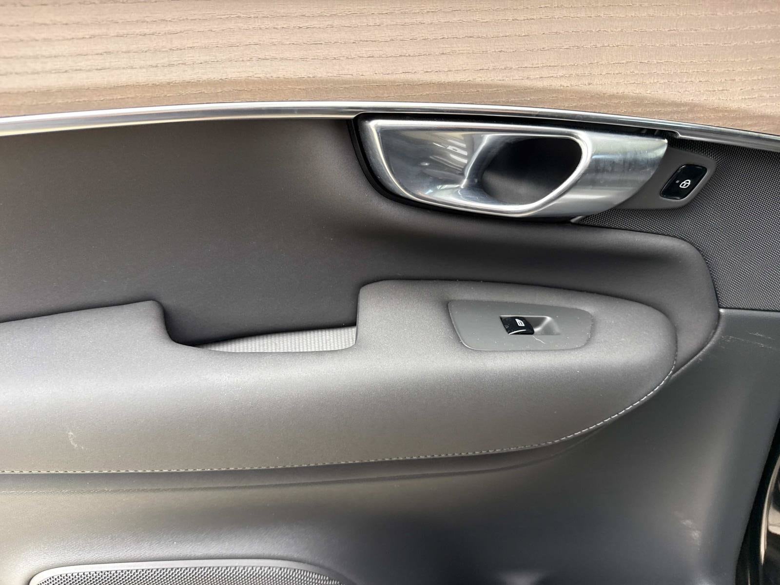 2026 Volvo XC90 Plus - Photo 13