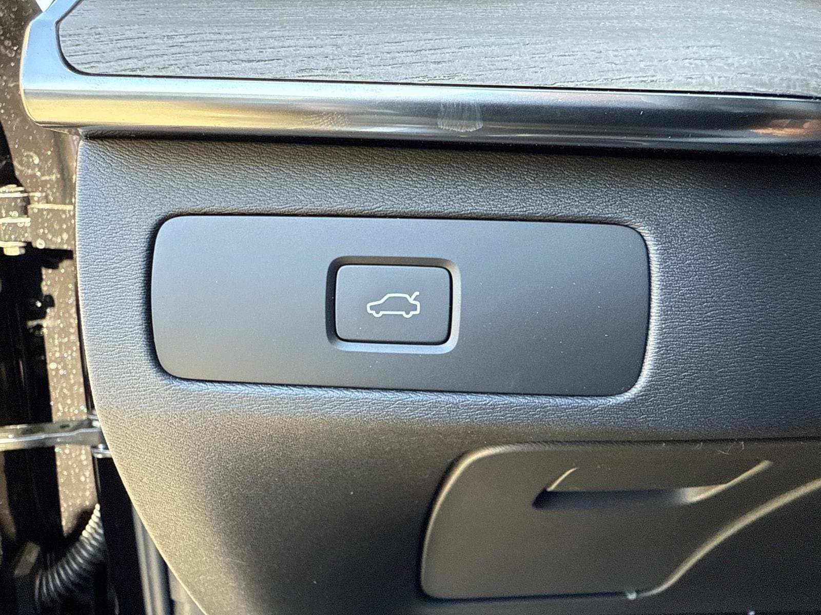 2026 Volvo XC90 Plus - Photo 26