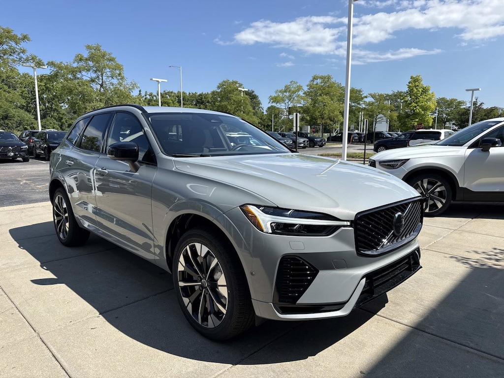 New 2026 Volvo XC60 plug-in hybrid T8 Plus SUV